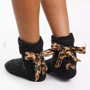 COPY - The Original MUK LUKS Women Cabin Sock W/Leopard Bows & Sequins Size S/M…